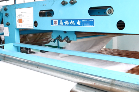 鼎諾機(jī)電全自動(dòng)被褥生產(chǎn)線